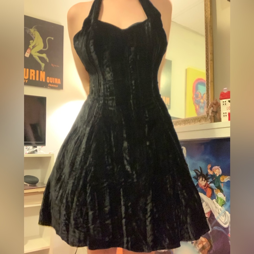 VELVET BACKLESS 90’S GOTHIC PROM DRESS